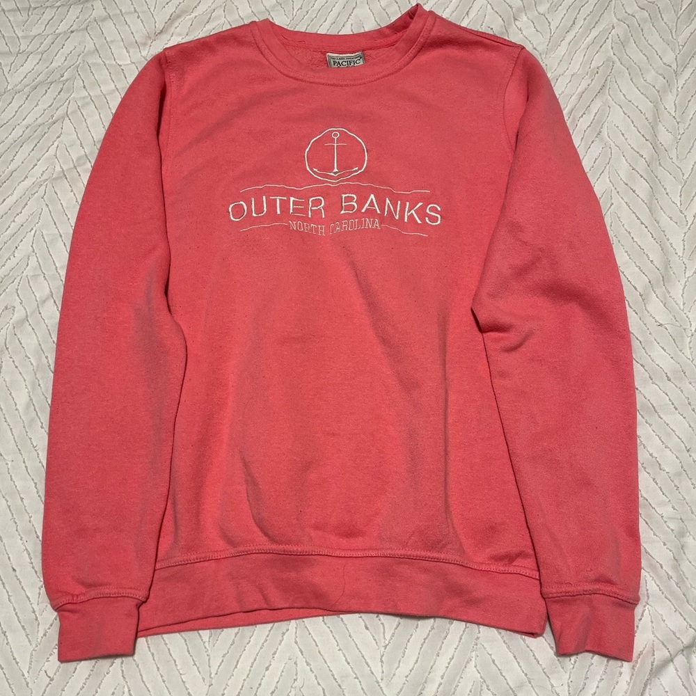 Hot pink outer banks sweatshirt, worn once, size small